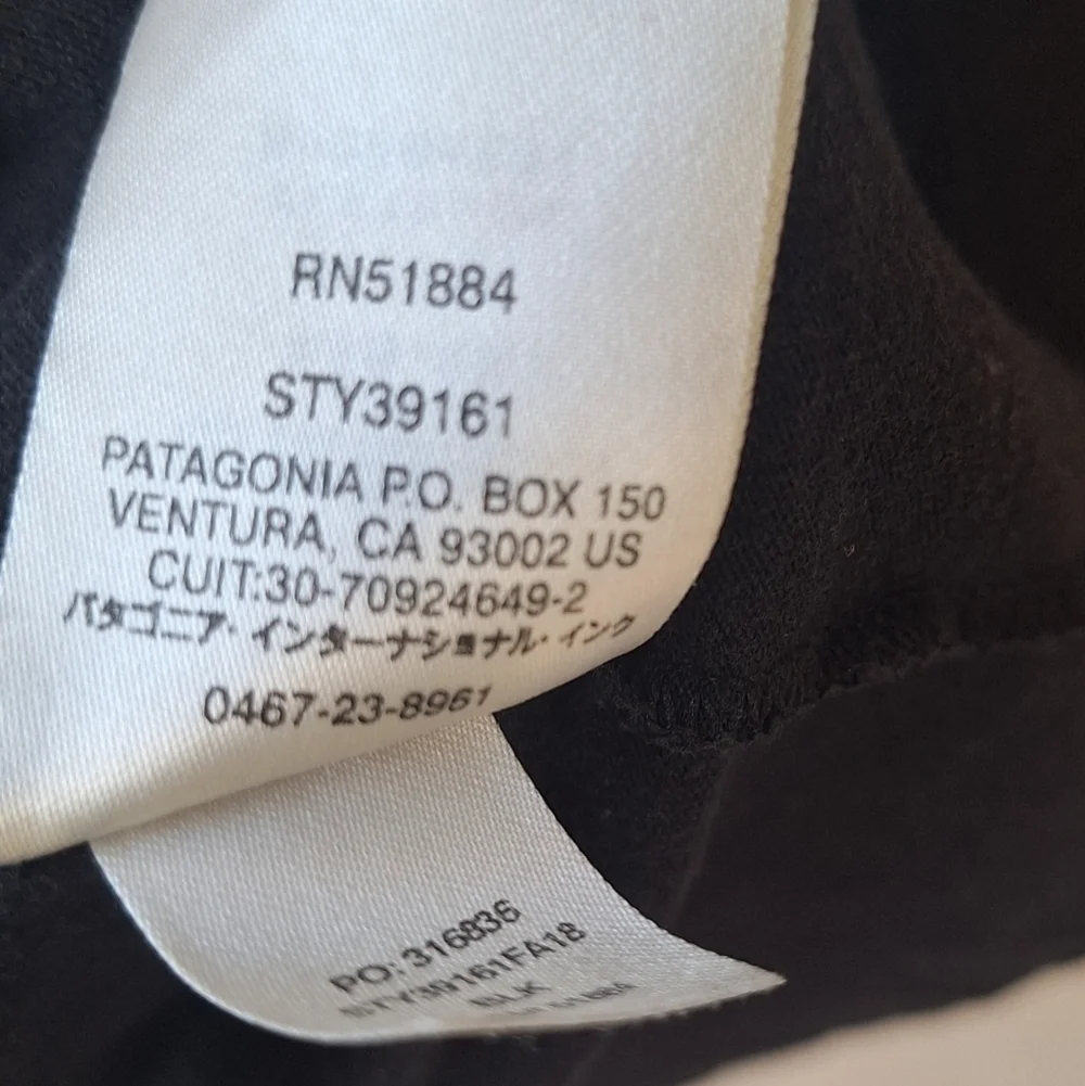 Patagonia Responsibili Logo Tee Black Long Sleeve T-Shirt Size M